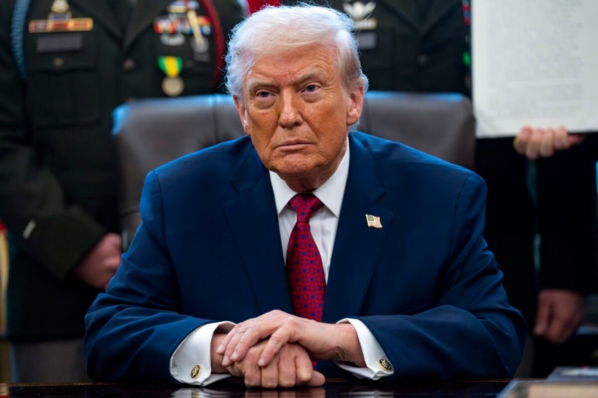 Trump ordenó el bloqueo total de los buques petroleros sancionados que entren y salgan de Venezuela