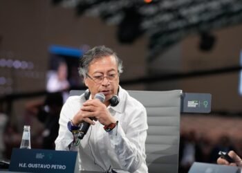 Petro arremetió contra presidentes latinos por no intentar frenar acciones de EEUU en el Caribe (VIDEO)