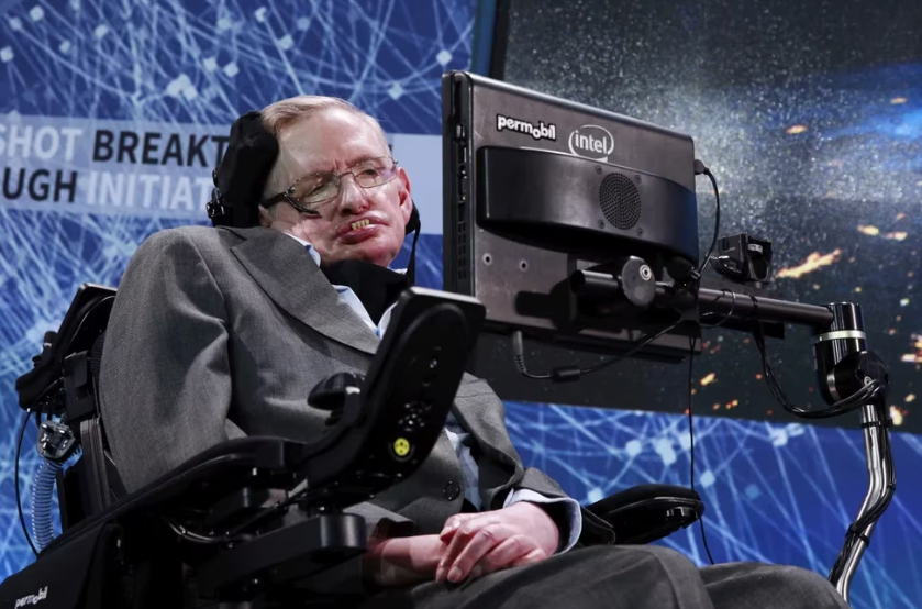 El día que Stephen Hawking advirtió sobre los peligros de contactar seres extraterrestres