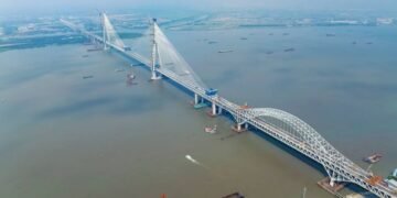 Megaestructura: Construyeron el puente más largo del mundo y tiene 350 metros de altura (VIDEO)