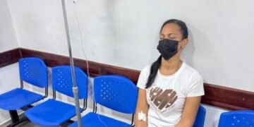 Madre de preso político se descompensó durante la huelga de hambre frente a Zona 7