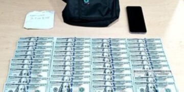 Empleada de limpieza aprovechó la confianza de su jefe para hurtar 4 mil dólares en un centro de salud de Caracas