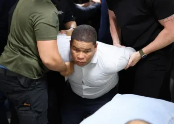 EEUU expulsa a funcionario brasileño tras detención por ICE de exjefe de inteligencia de Bolsonaro