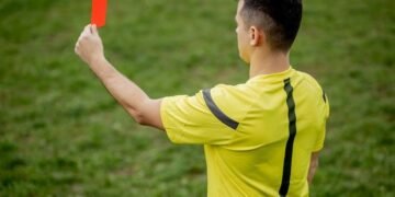 La Fifa se hartó de una mala costumbre de los jugadores: sancionará con tarjeta roja esta actitud en el Mundial 2026