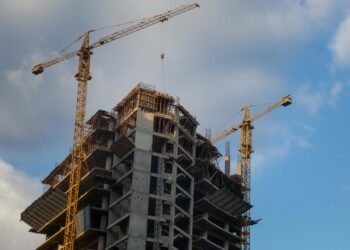 Gobierno prevé usar fondos de Venezuela en el FMI para culminar proyectos habitacionales