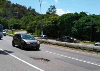 Tragedia en la Cota Mil: pareja murió tras brutal choque en moto contra vehículo accidentado