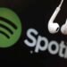 Spotify implementará verificación de podcasts para combatir la suplantación de identidad con IA