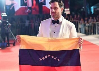 Édgar Ramírez impulsa campaña para proteger la niñez en Venezuela tras terremotos